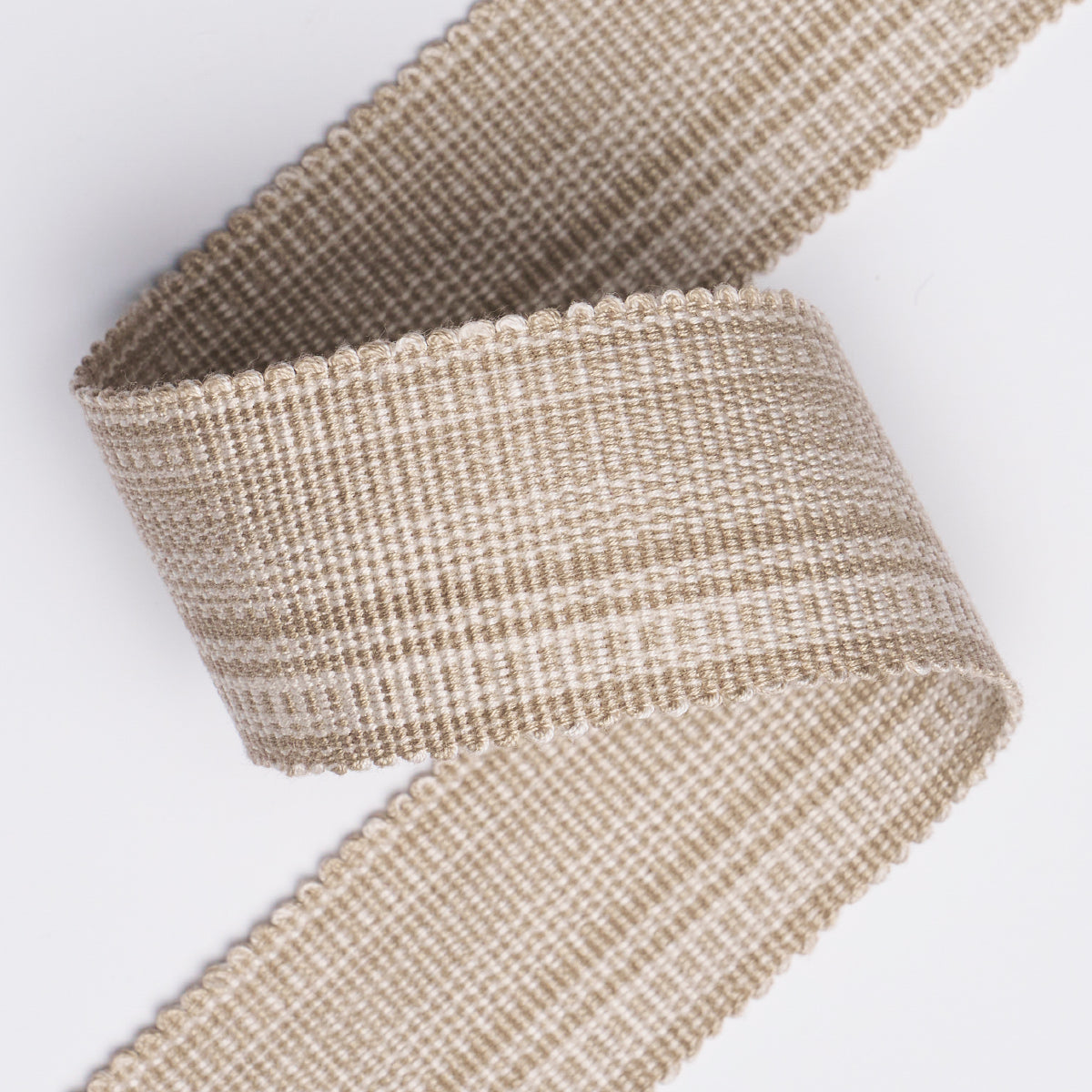COTTON-STRI-TAPE-MEDIUM-SAND-SCHUMACHER-83940 - Schumacher Trim