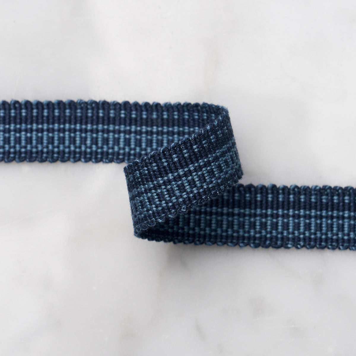 COTTON-STRI-TAPE-NARROW-INDIGO-SCHUMACHER-83950 - Schumacher Trim
