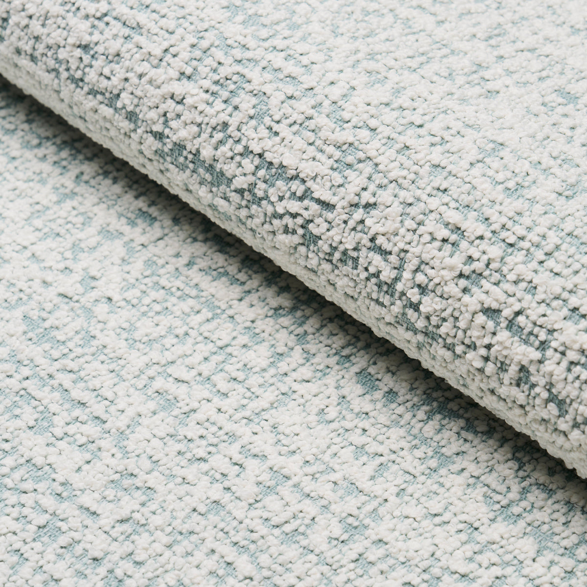 ZUZU-INDOOR-OUTDOOR-WHITE-ON-SKY-SCHUMACHER-84201 - Schumacher Tela