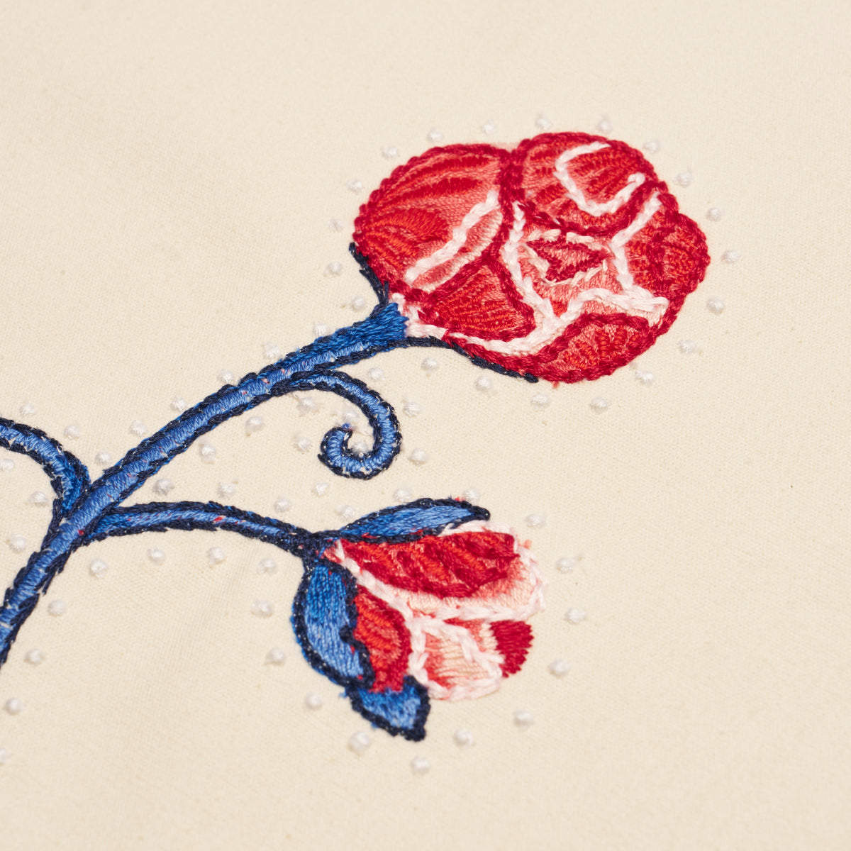 RHINESTONE-COWBOY-EMBROIDERY-POPPY-SCHUMACHER-84550 - Schumacher Tela