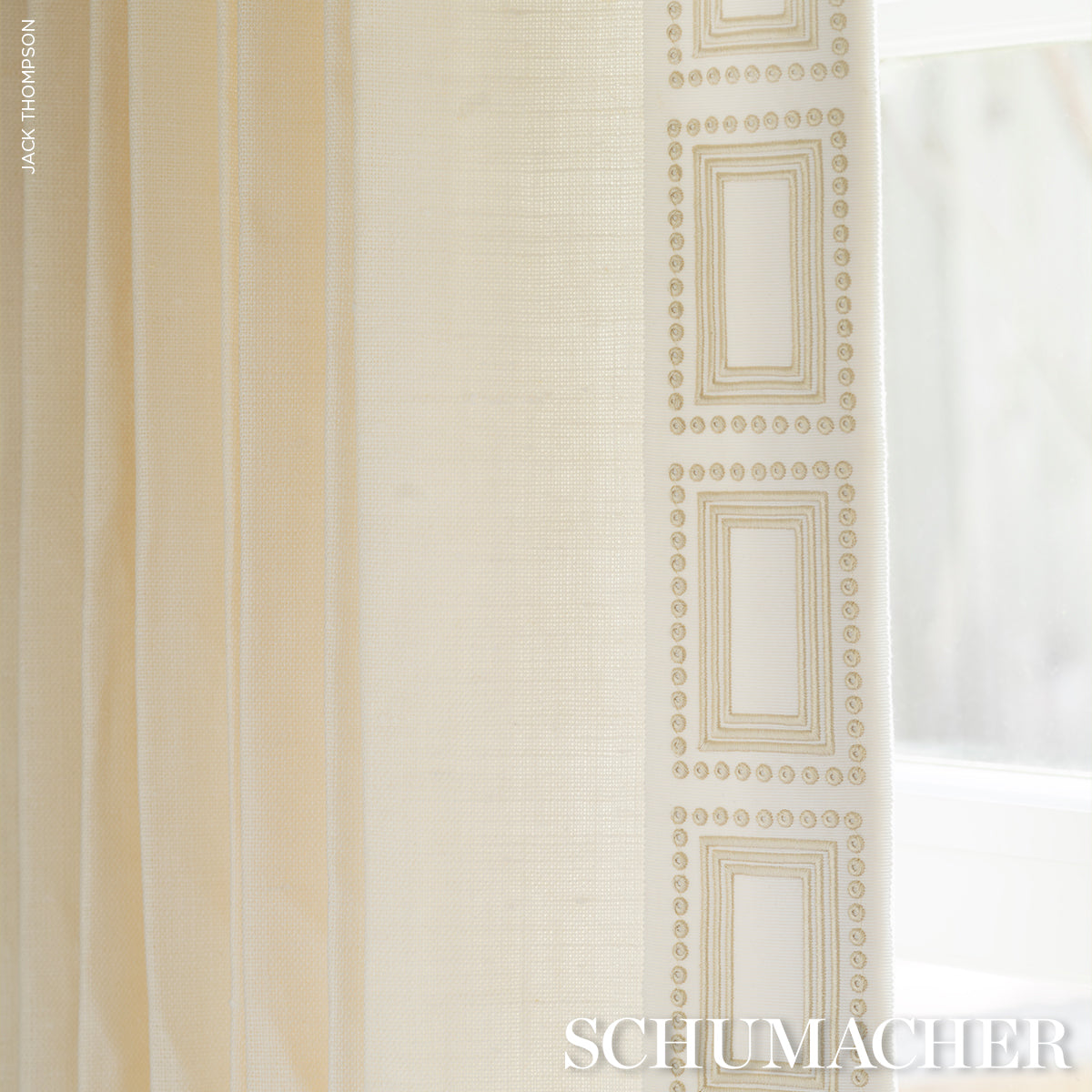 PORTE-PARISIEN-IVORY-SCHUMACHER-84610 - Schumacher Trim