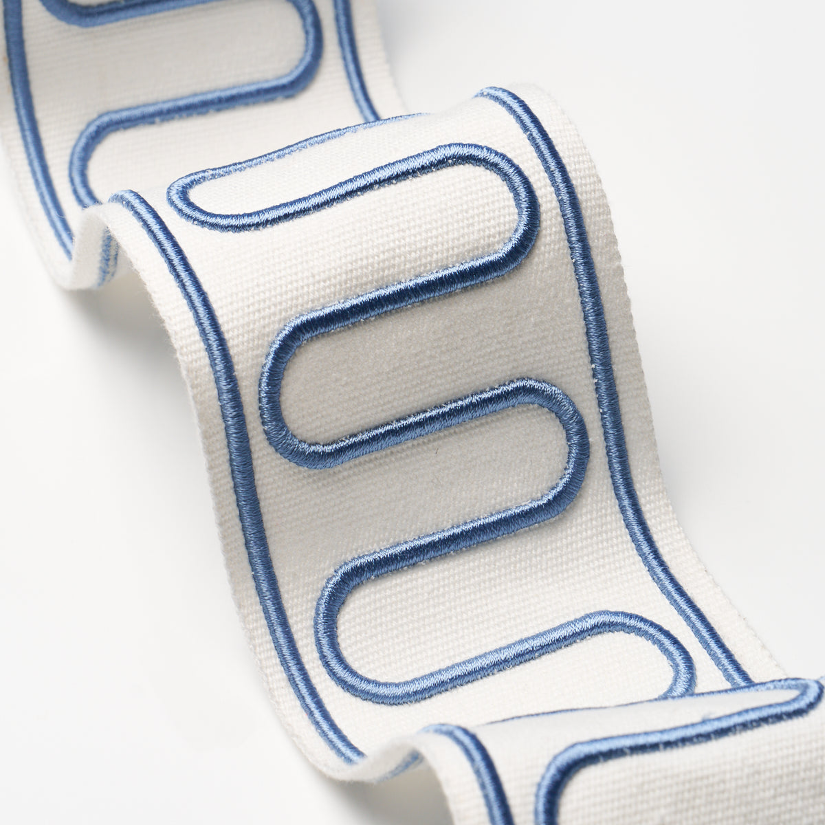 ROYERE-SCROLL-PORCELAIN-SCHUMACHER-84621 - Schumacher Trim