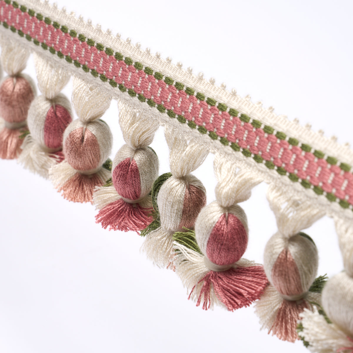 ALI-TASSEL-PETAL-SCHUMACHER-84671 - Schumacher Recortar