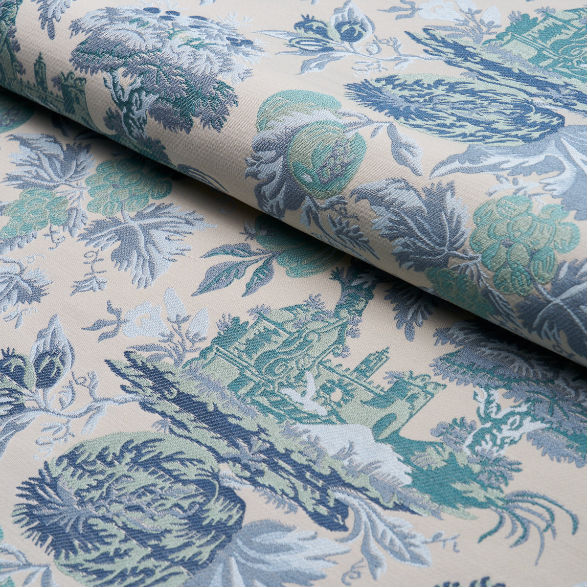 JARDIN-DE-LOUIS-DELFT-SCHUMACHER-84880 - Schumacher Fabric