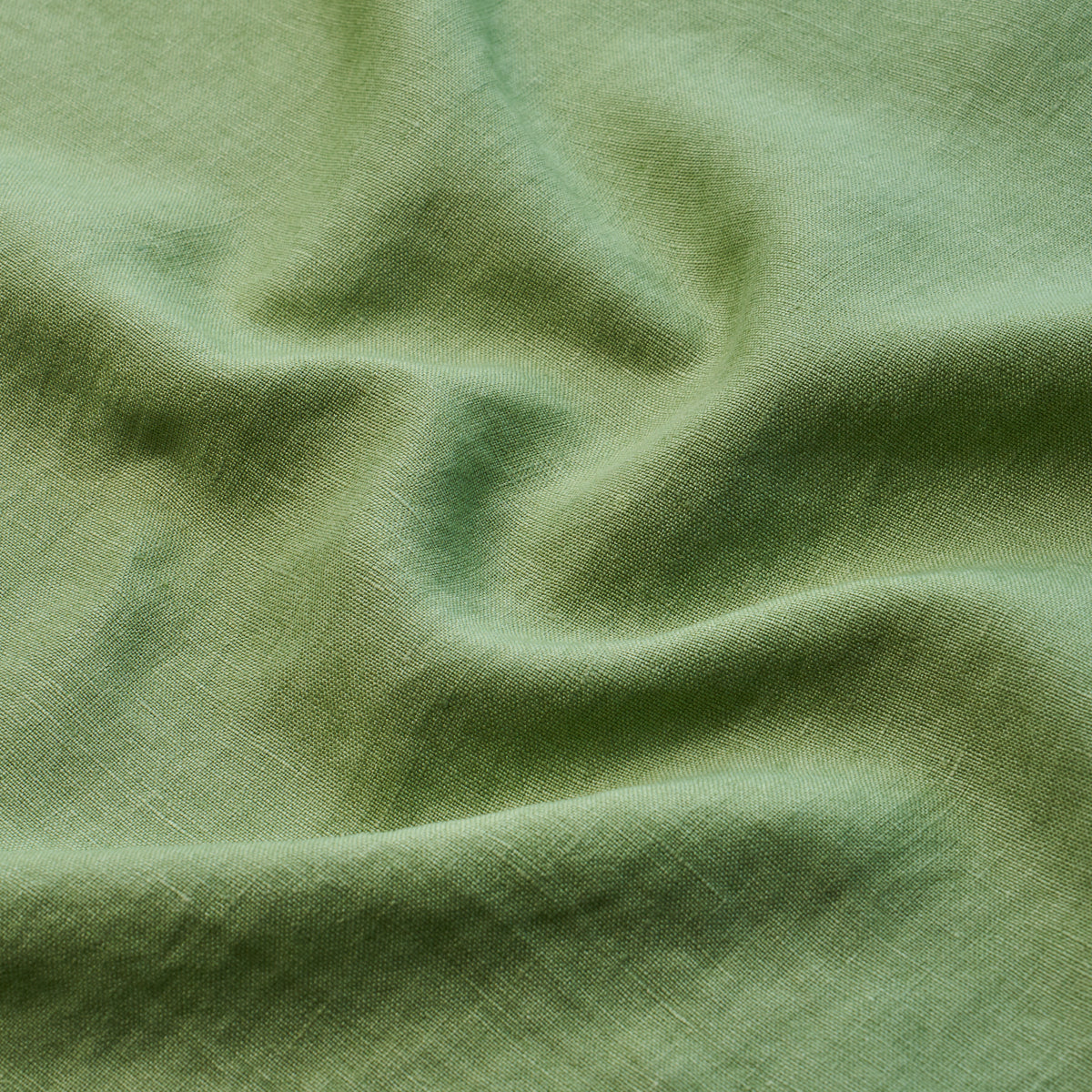 LESLIE-STONEWASHED-SHEER-LEAF-SCHUMACHER-84936 - Schumacher Fabric