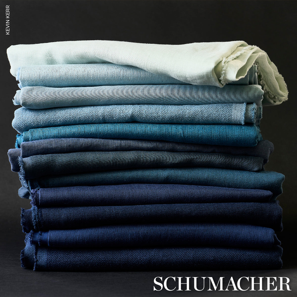 LEO-GLAZED-LINEN-SKY-SCHUMACHER-84962 - Schumacher Fabric