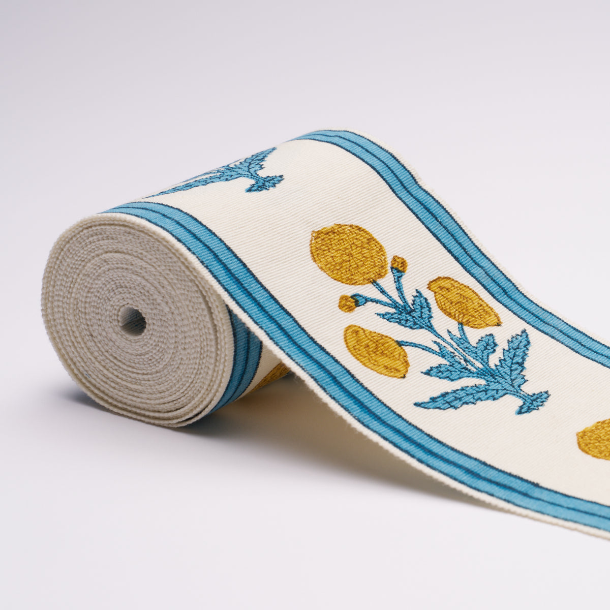 POPPY-HAND-BLOCK-TRIM-BLUE-SCHUMACHER-85440 - Schumacher Recortar