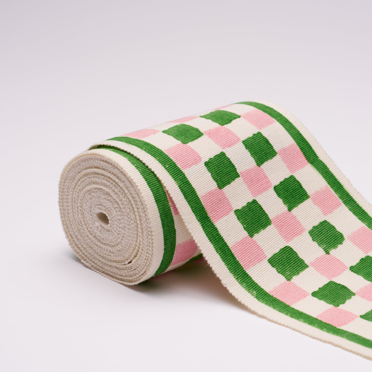 CHEQUER-HAND-BLOCK-TRIM-GREEN-SCHUMACHER-85450 - Schumacher Trim