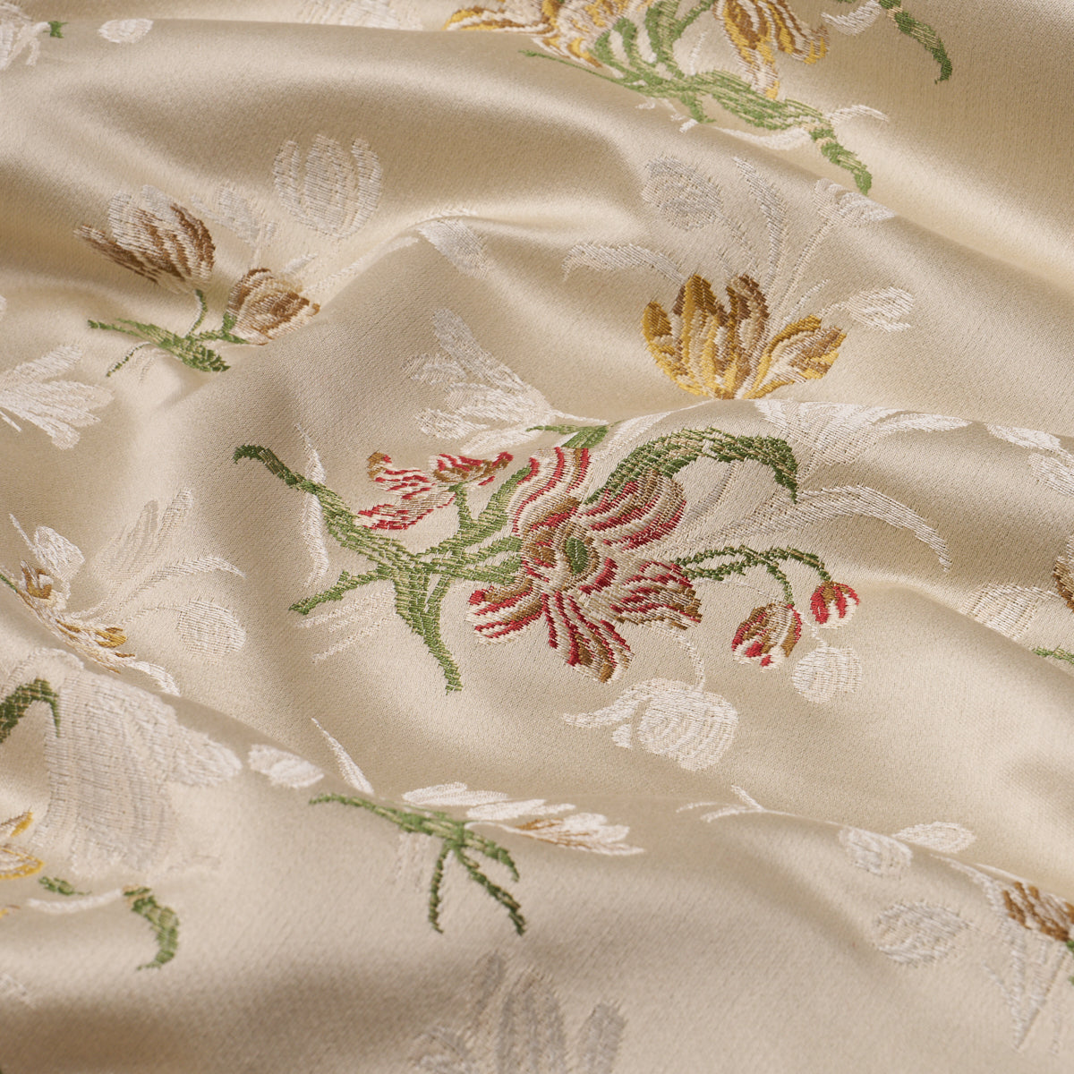 SPITALFIELDS-BOUQUET-ALABASTER-SCHUMACHER-85820 - Schumacher Fabric