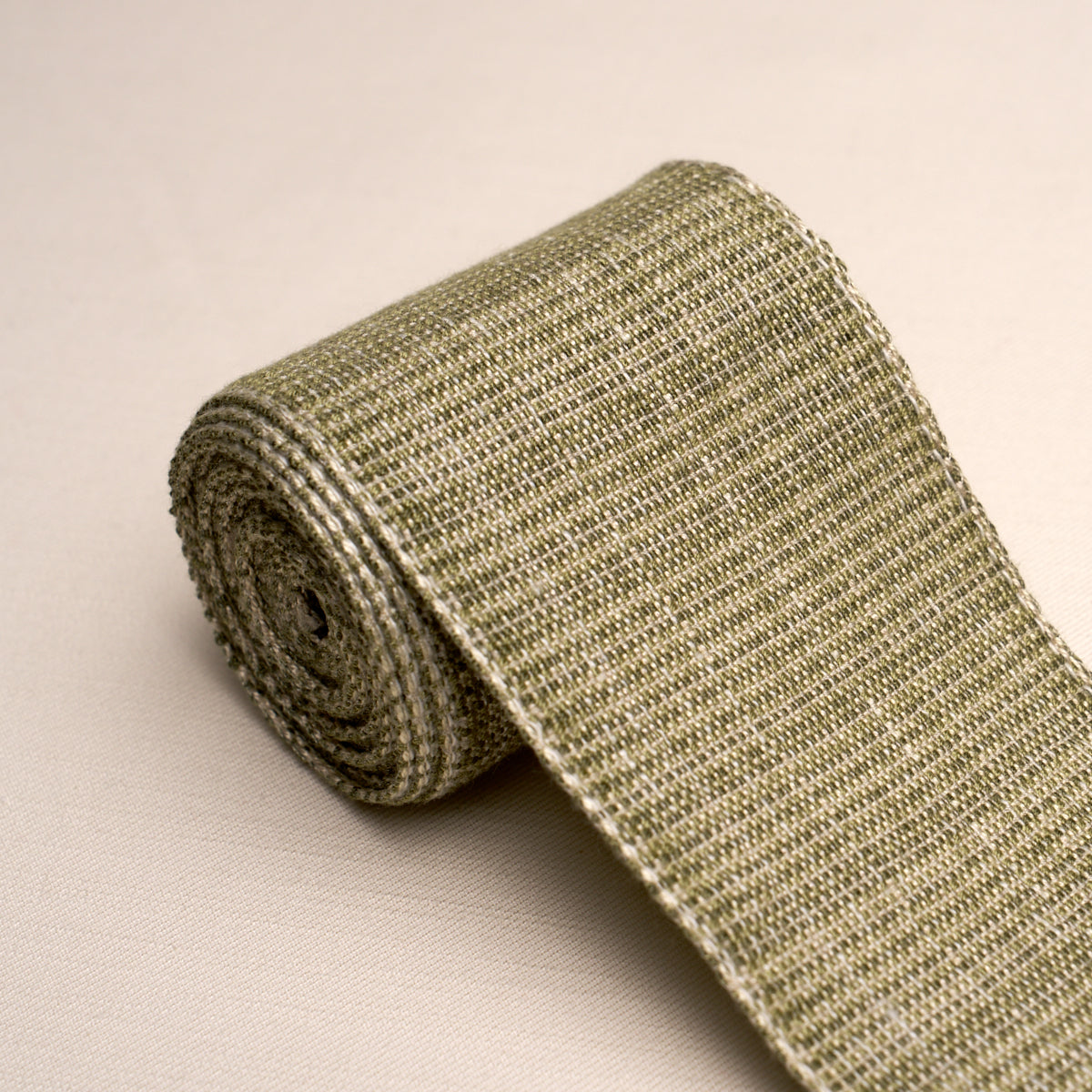 TWEED-TAPE-WIDE-LEAF-SCHUMACHER-86211 - Schumacher Recortar