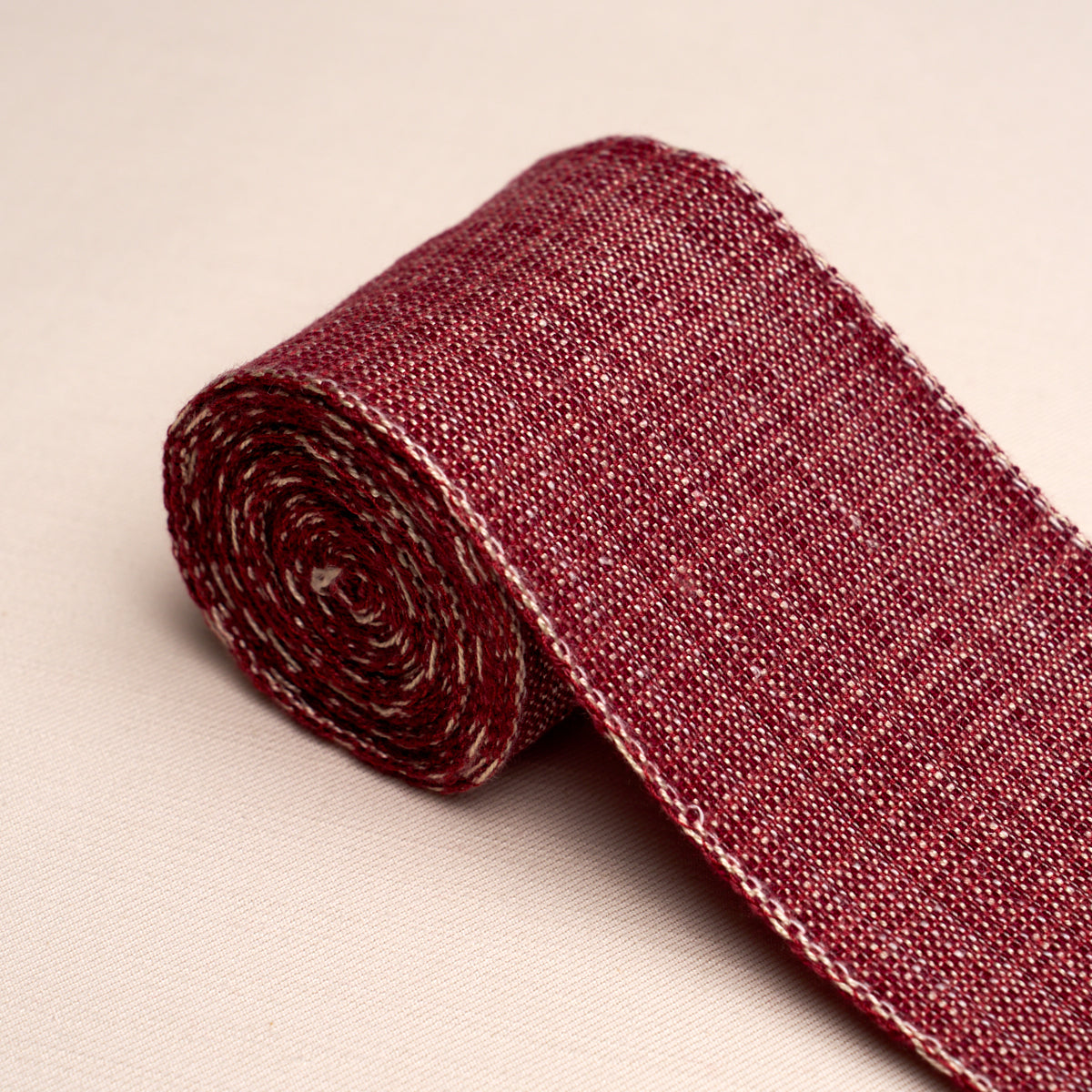 TWEED-TAPE-WIDE-RED-SCHUMACHER-86215 - Schumacher Recortar