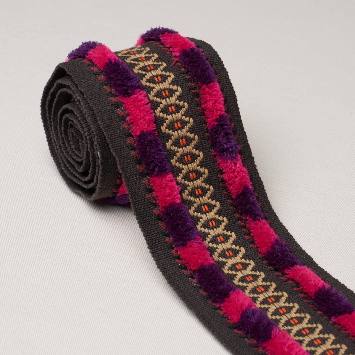 BIYAN-TAPE-RASPBERRY-SCHUMACHER-86662 - Schumacher Trim