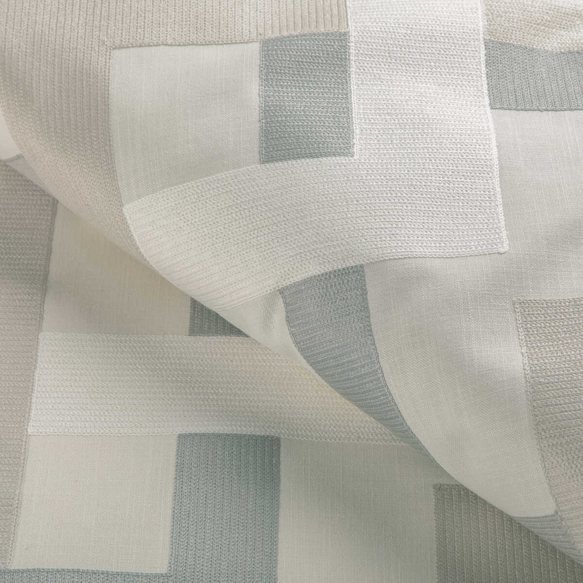 Farnsworth - Oyster - KRAVET BASICS Fabric