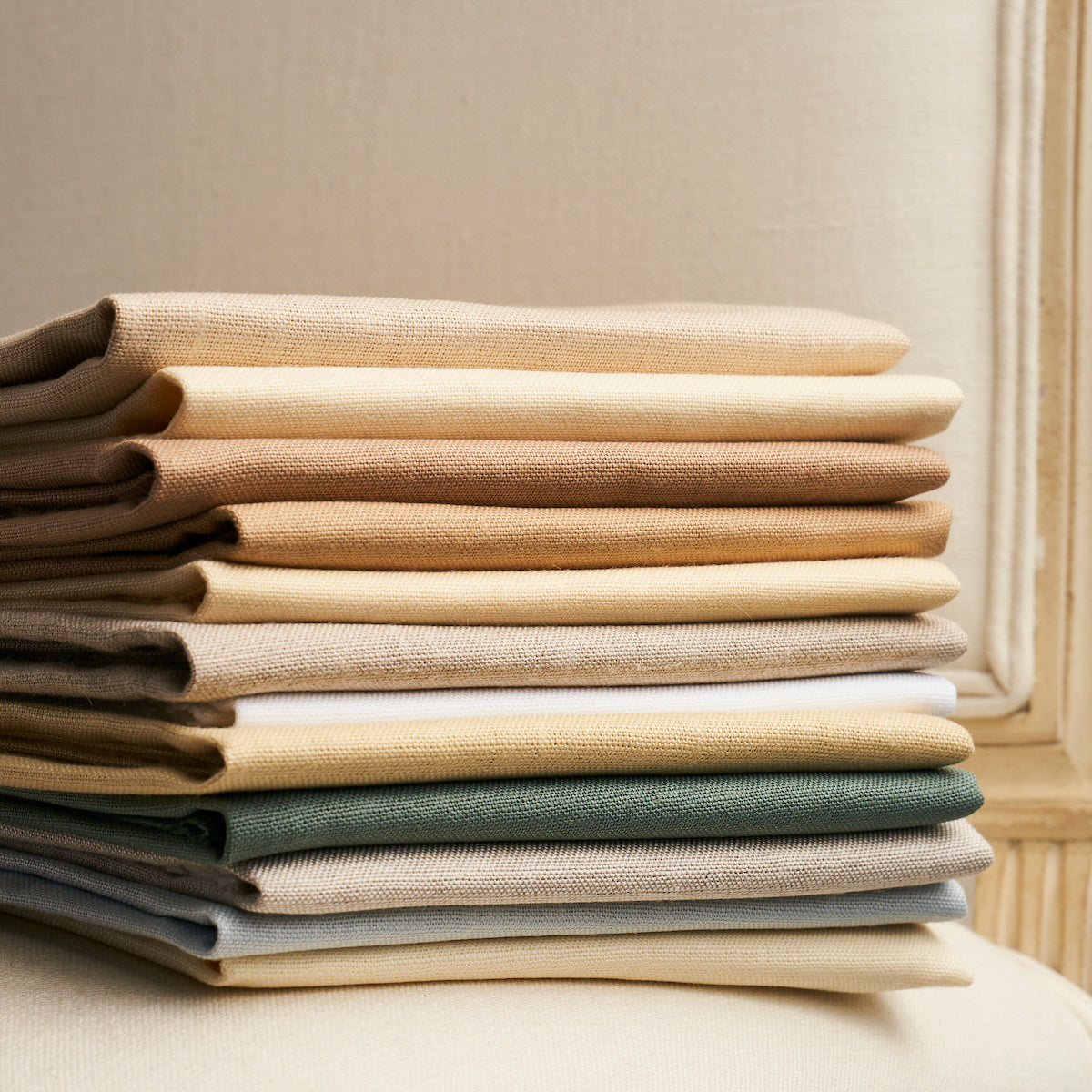 MIDDLETON-LINEN-WHITE-SCHUMACHER-93180 - Schumacher Fabric