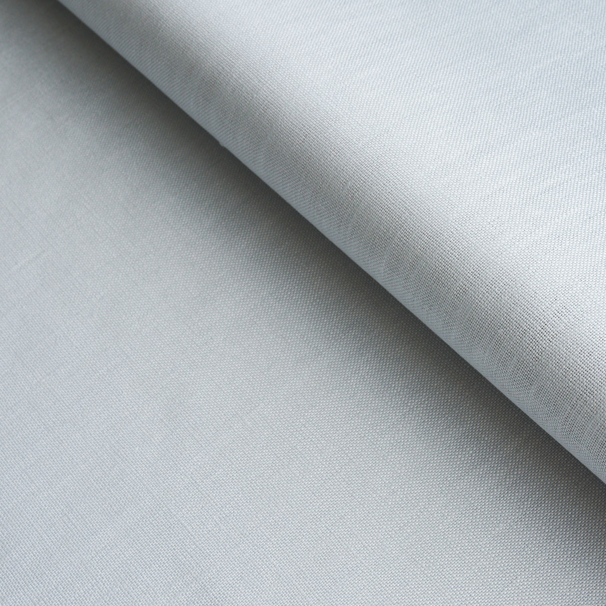MIDDLETON-LINEN-GLACIER-SCHUMACHER-93223 - Schumacher Fabric