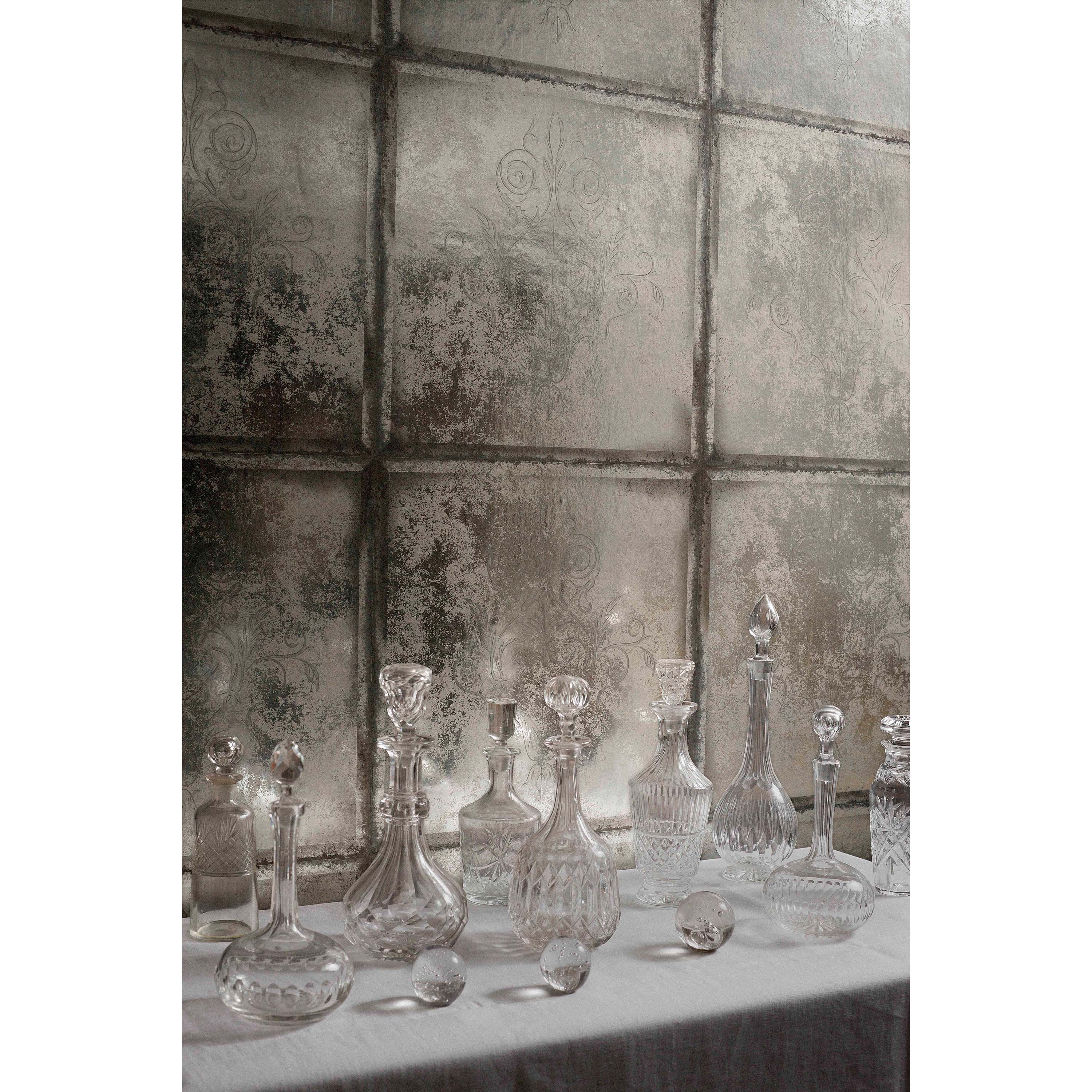 Albery - Silver - Cole & Son Wallpaper