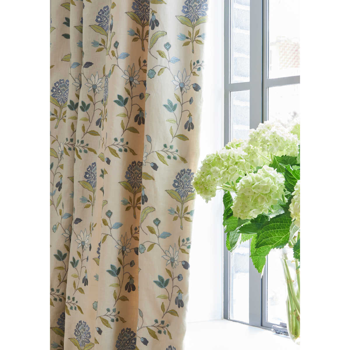 Kalla - Blue/Green - LEE JOFA Fabric