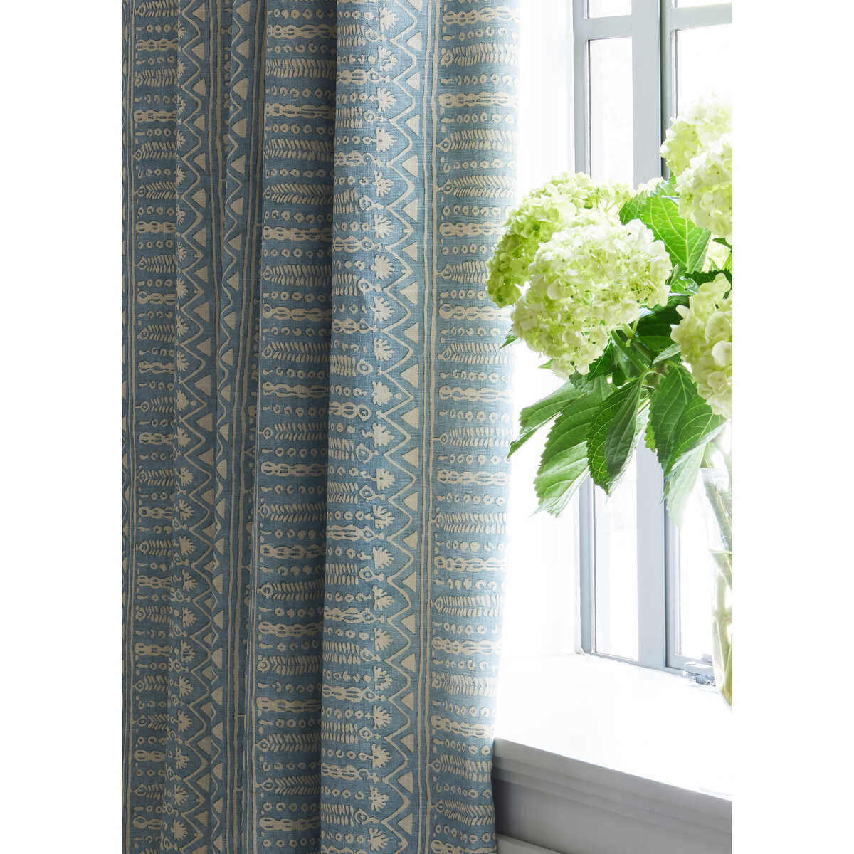 Abingdon - Aquamarine - LEE JOFA Fabric