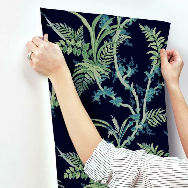 enchanted-fern-wallpaper-navy-green-york-wallcoverings-gr5996