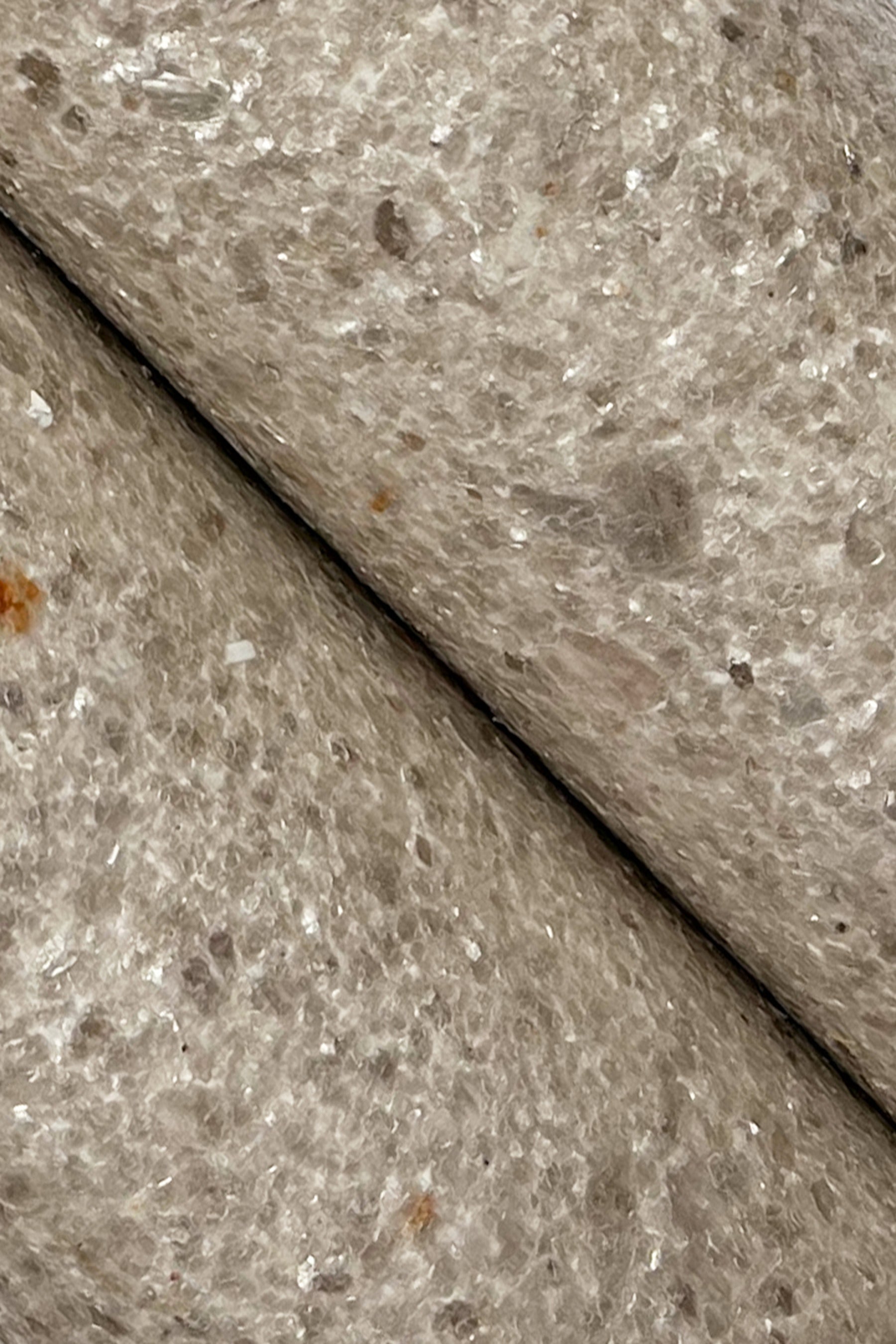 brilliant-mica-wallpaper-smoky-agate-york-wallcoverings-gv0214
