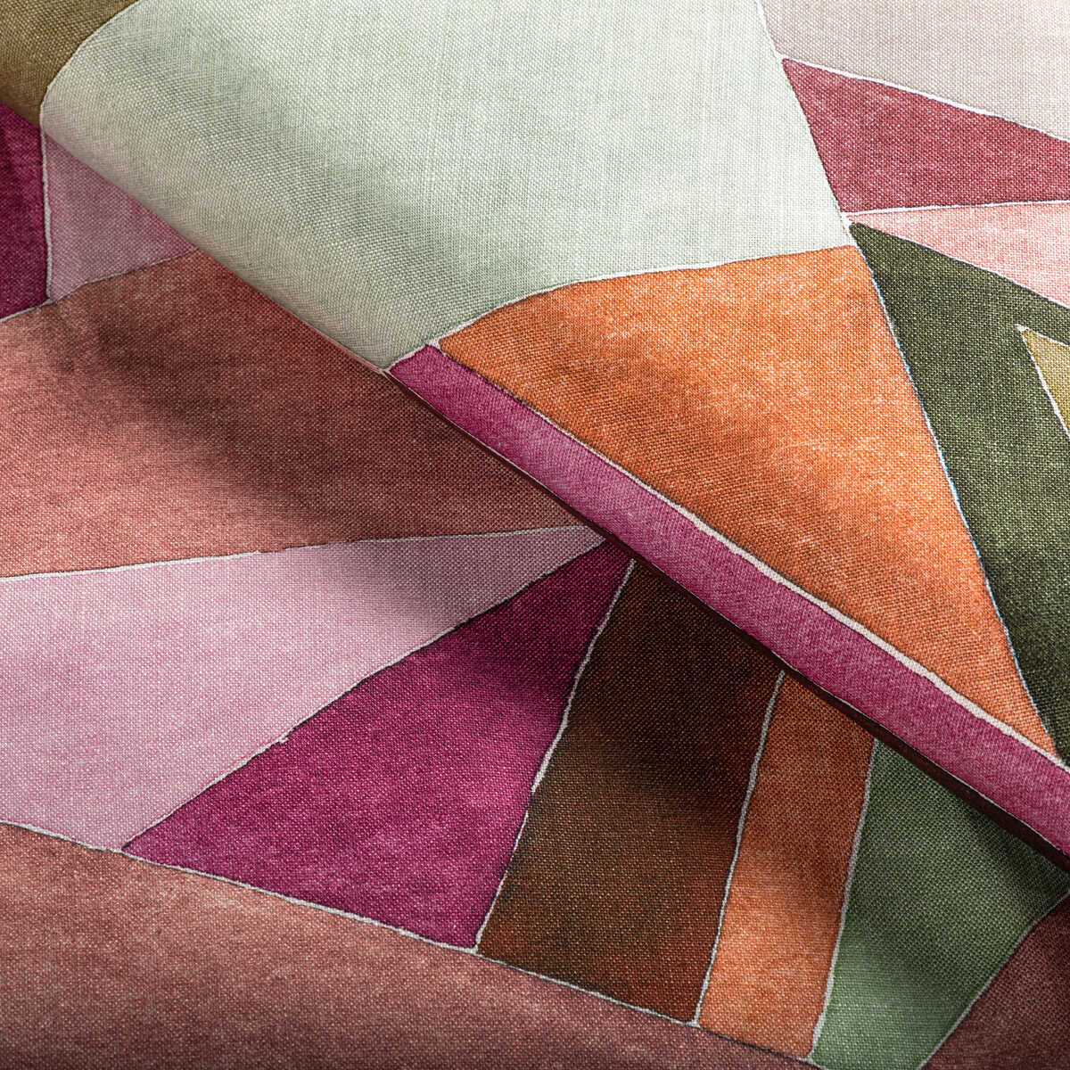 Roulade Print - Rose/Leaf - LEE JOFA MODERN Fabric