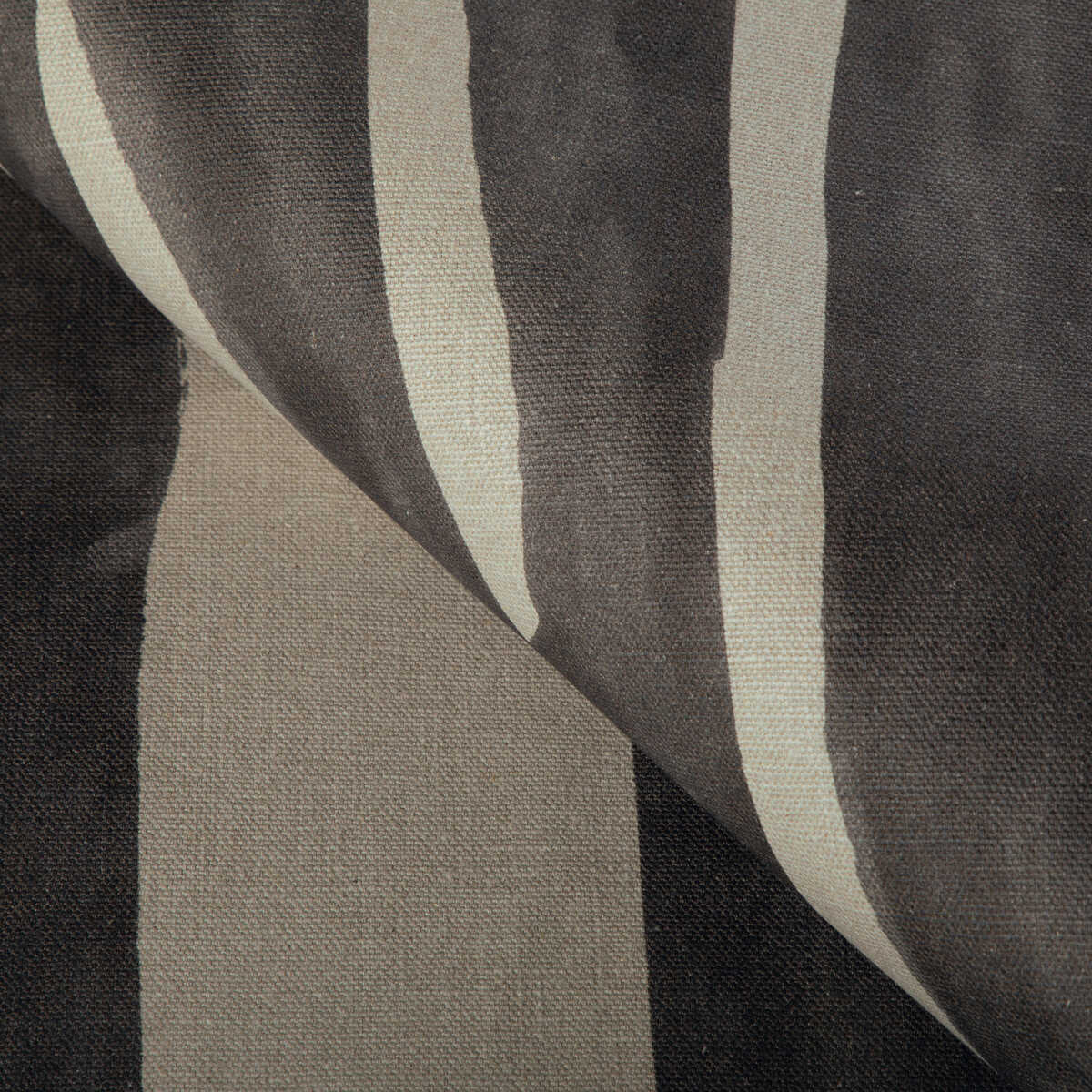 Intargia - Raven - LEE JOFA MODERN Fabric