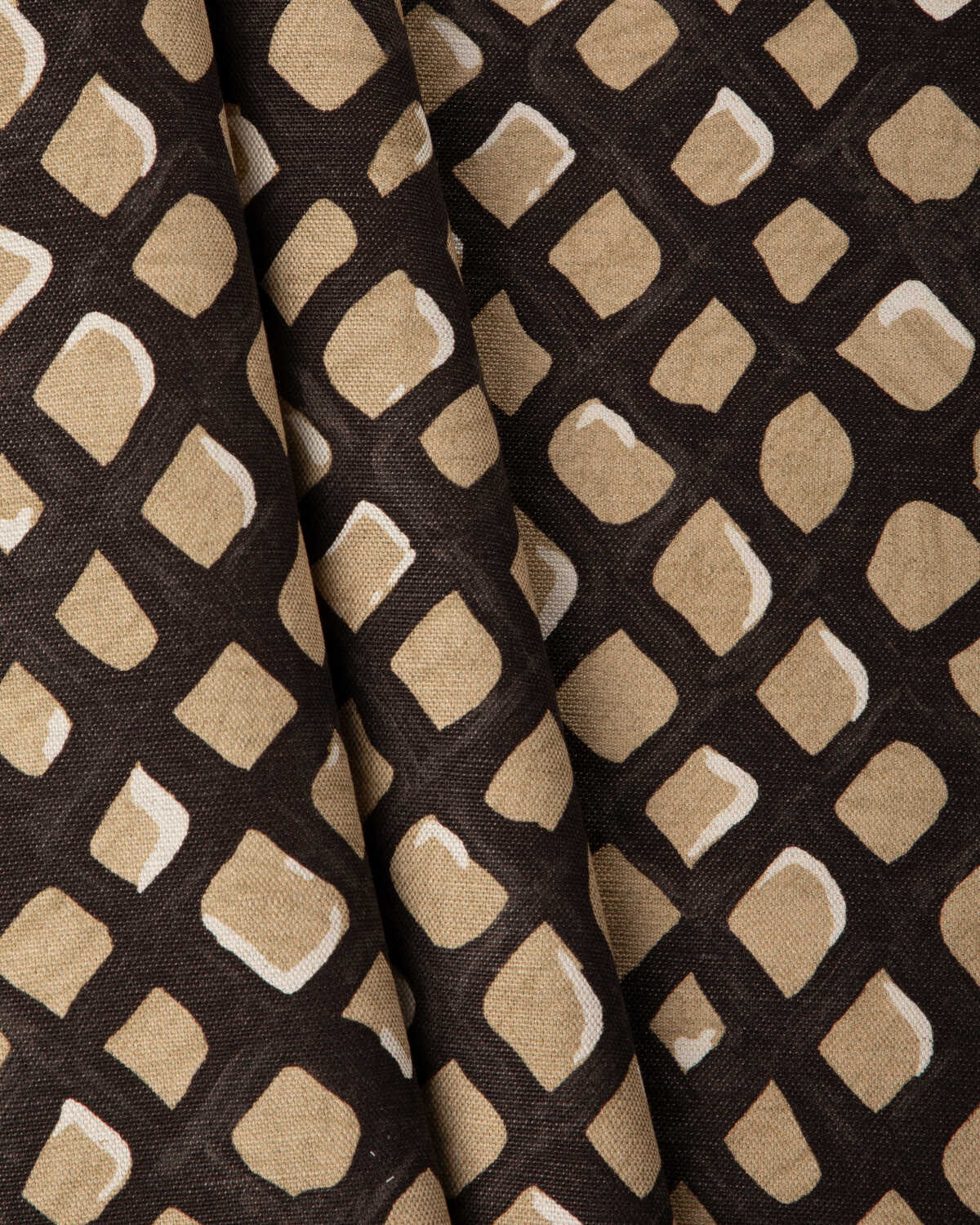 Lenox Print - Buff - LEE JOFA MODERN Fabric