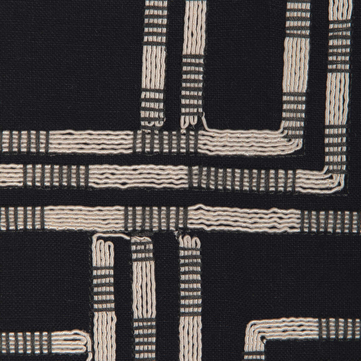 Circuit Emb - Noir - LEE JOFA MODERN Fabric