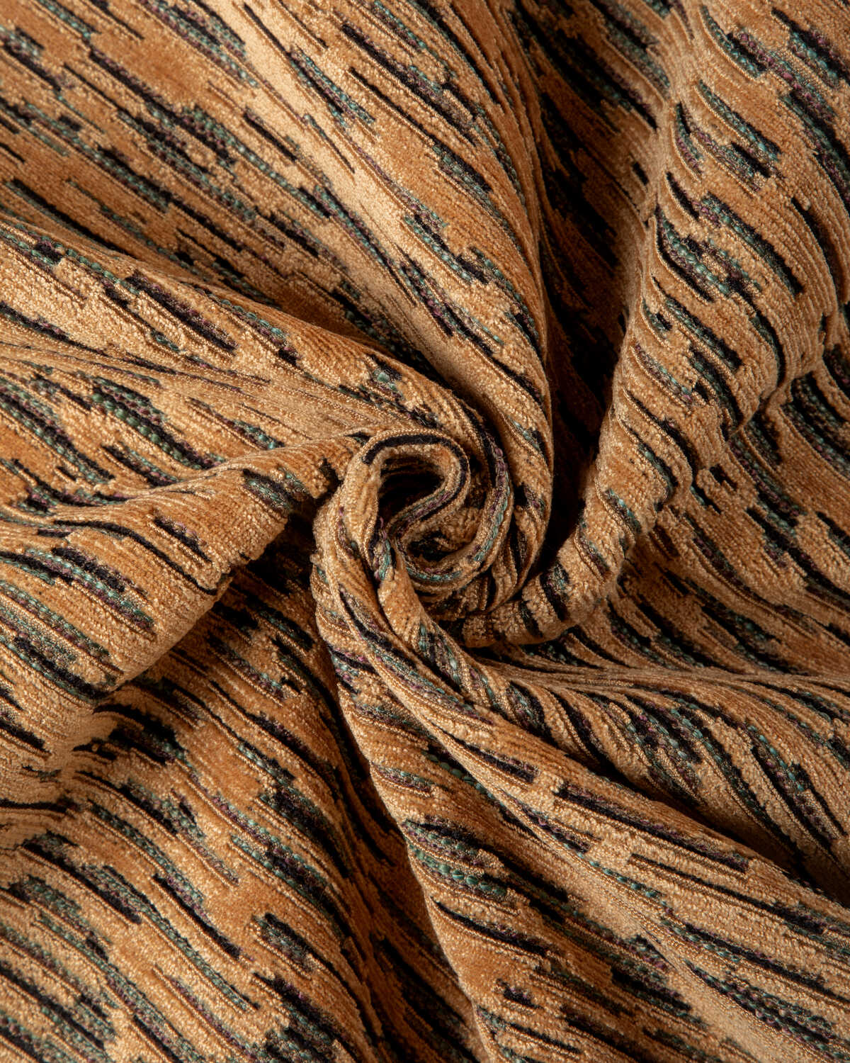 Gaia Velvet - Caramel - LEE JOFA MODERN Fabric