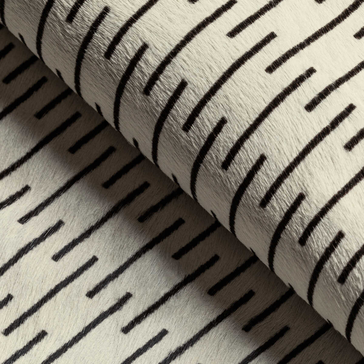Pitch Hide - Ivory - LEE JOFA MODERN Fabric