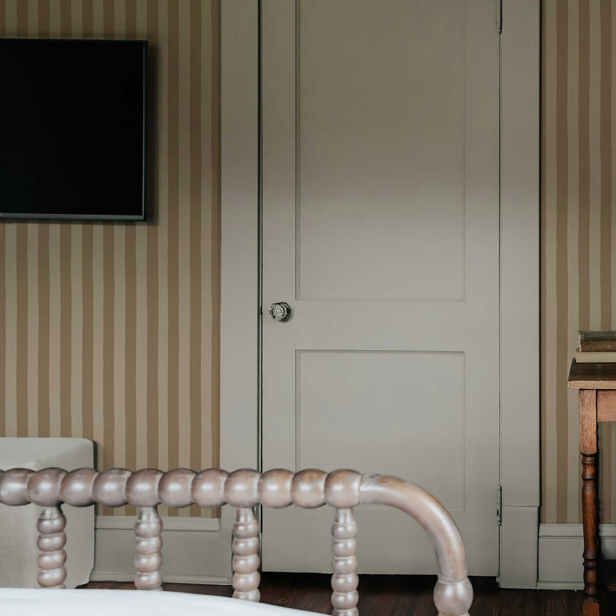 Medium Hand Painted Stripe - 03 - KRAVET COUTURE Wallpaper