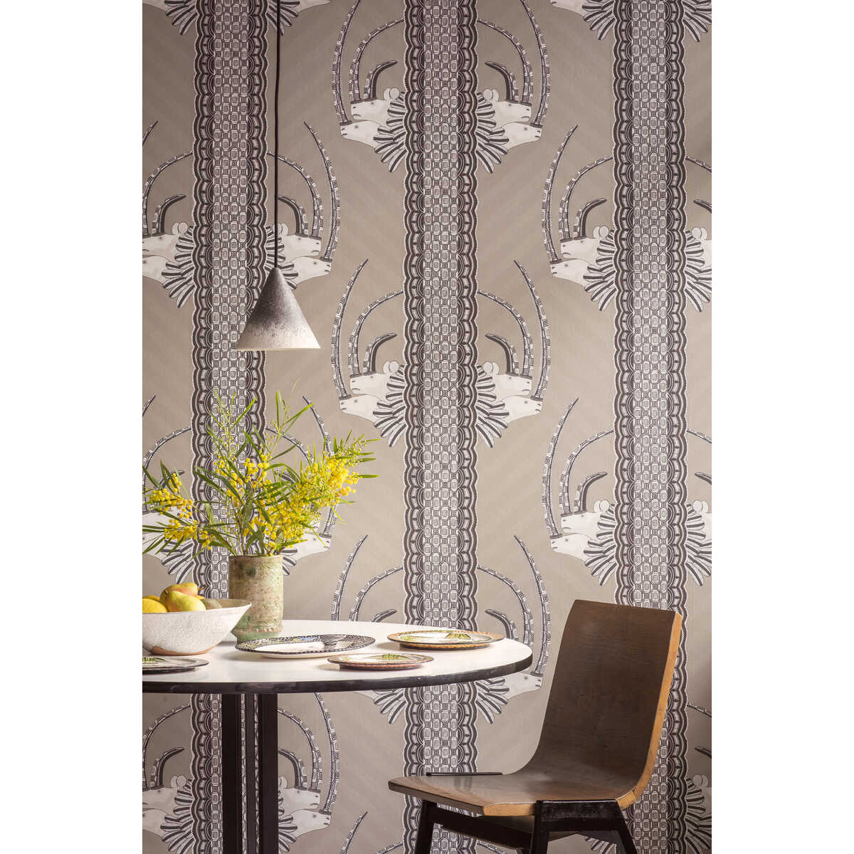 Jabu - Linen & Black - COLE & SON Wallpaper
