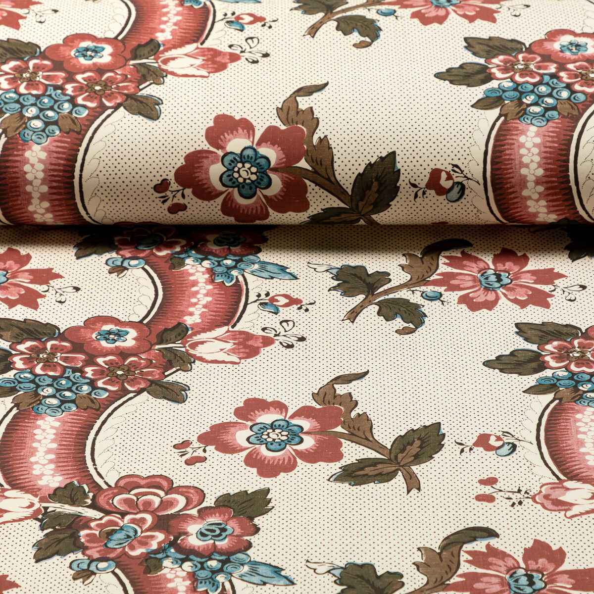 Benday-Paper-Red-Blue-Lee-Jofa-Wallpaper - LEE JOFA Wallpaper