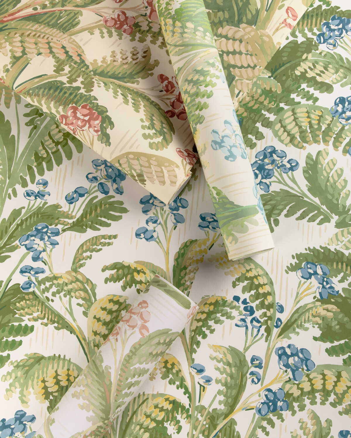 Pashley Paper - Berry - LEE JOFA Wallpaper