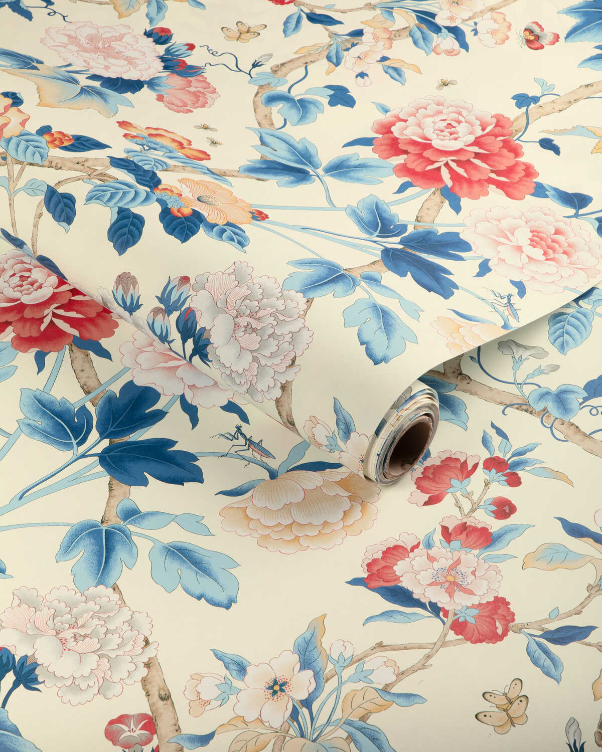 Gardenia Paper - Blue/Red - LEE JOFA Wallpaper