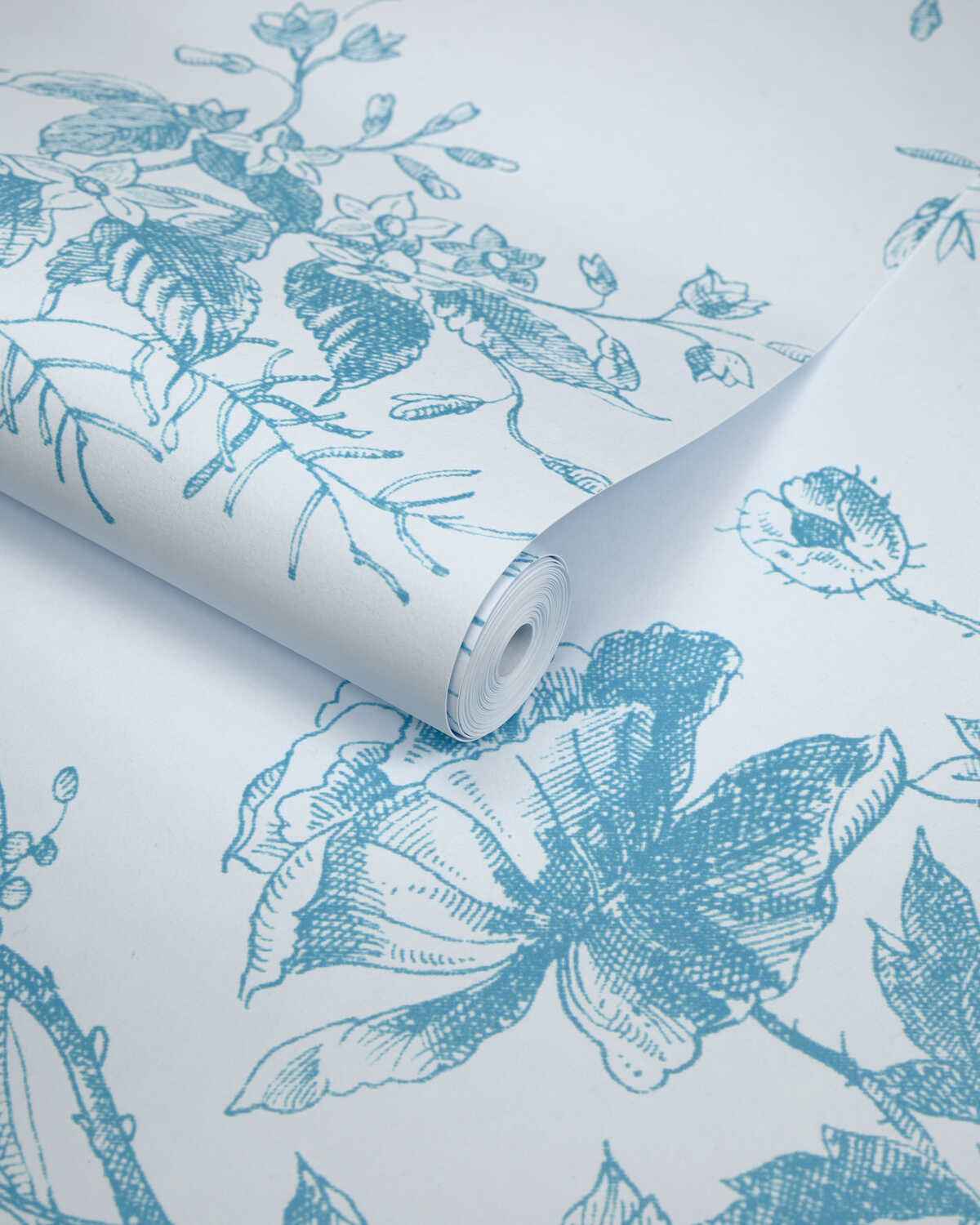 Tea-Rose-Toile-Wp-Blue-Lee-Jofa-Wallpaper - LEE JOFA Wallpaper