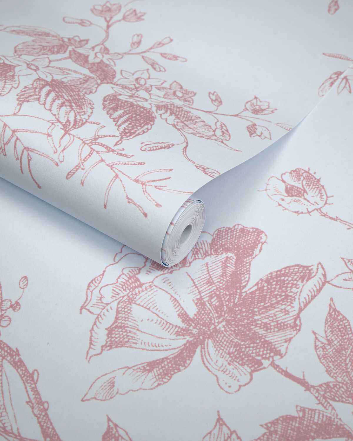 Tea-Rose-Toile-Wp-Rose-Lee-Jofa-Wallpaper - LEE JOFA Wallpaper