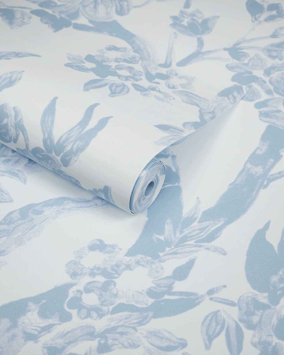 Camellia-Toile-Wp-Sky-Lee-Jofa-Wallpaper - LEE JOFA Wallpaper