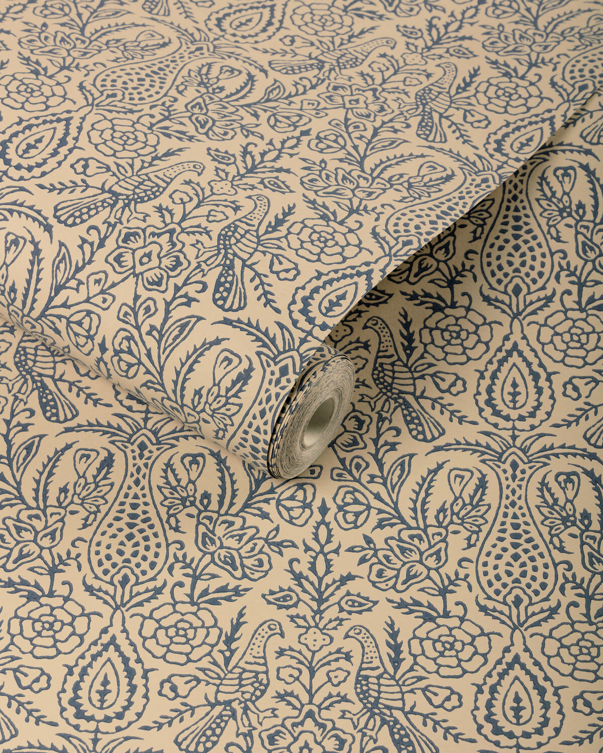 Haven Wc - Indigo - Lee Jofa Wallpaper