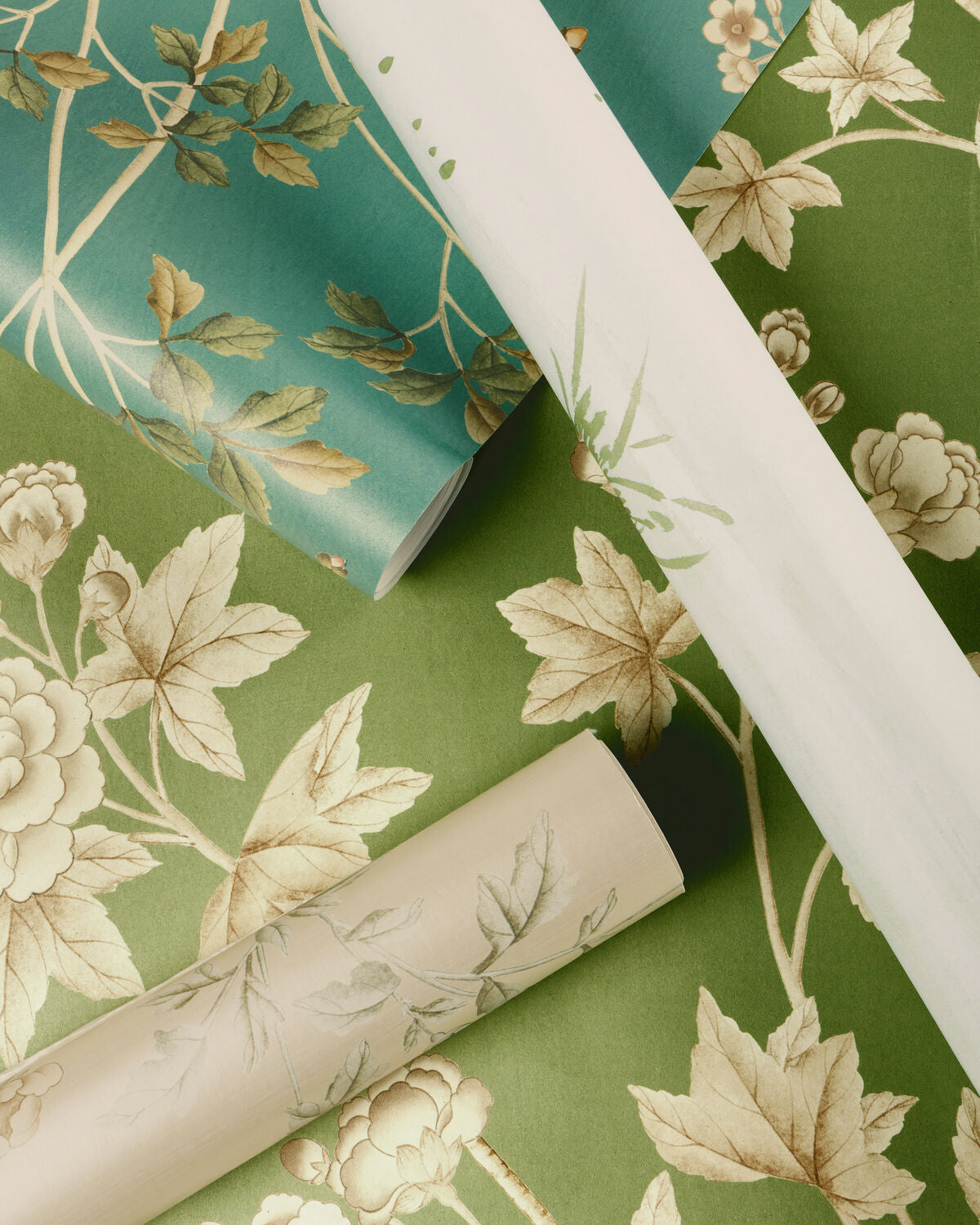 Beaujeu Pearlized Wp - Ecru - Lee Jofa Wallpaper