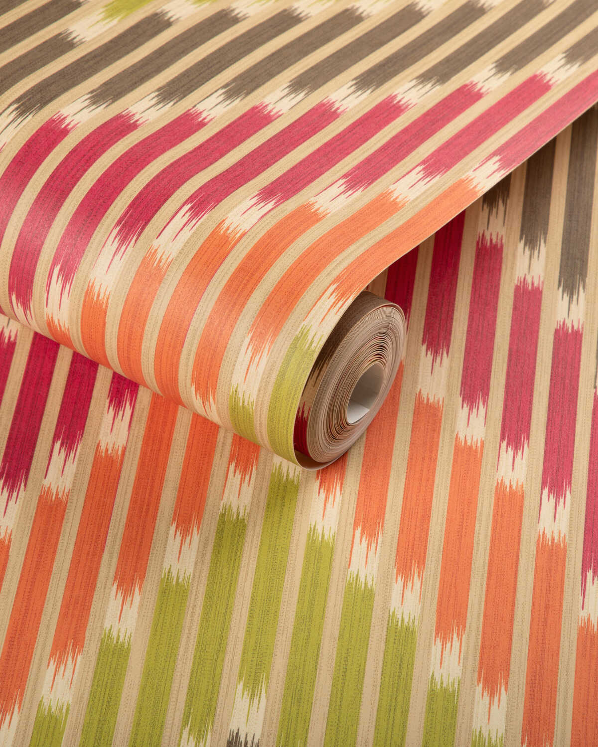 Cascade - Berry/Leaf - BRUNSCHWIG & FILS Wallpaper