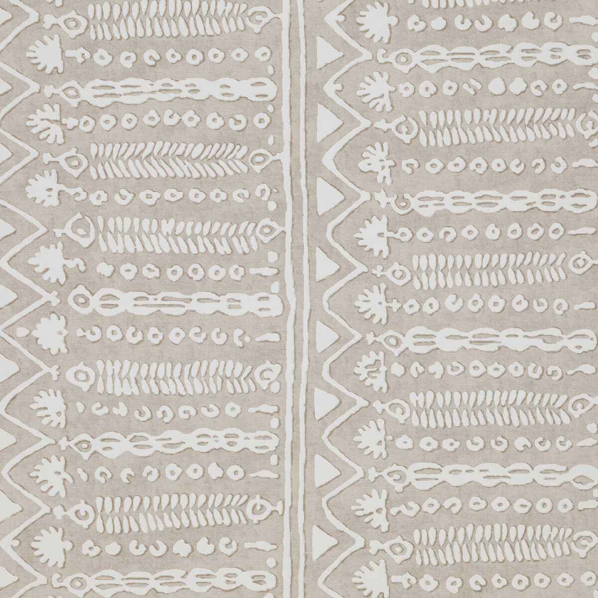 Abingdon-Wp-Sand-Lee-Jofa-Wallpaper - LEE JOFA Wallpaper