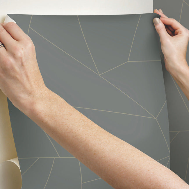 fractured-prism-premium-peel-stick-wallpaper-graphite-york-wallcoverings-psw1233rl