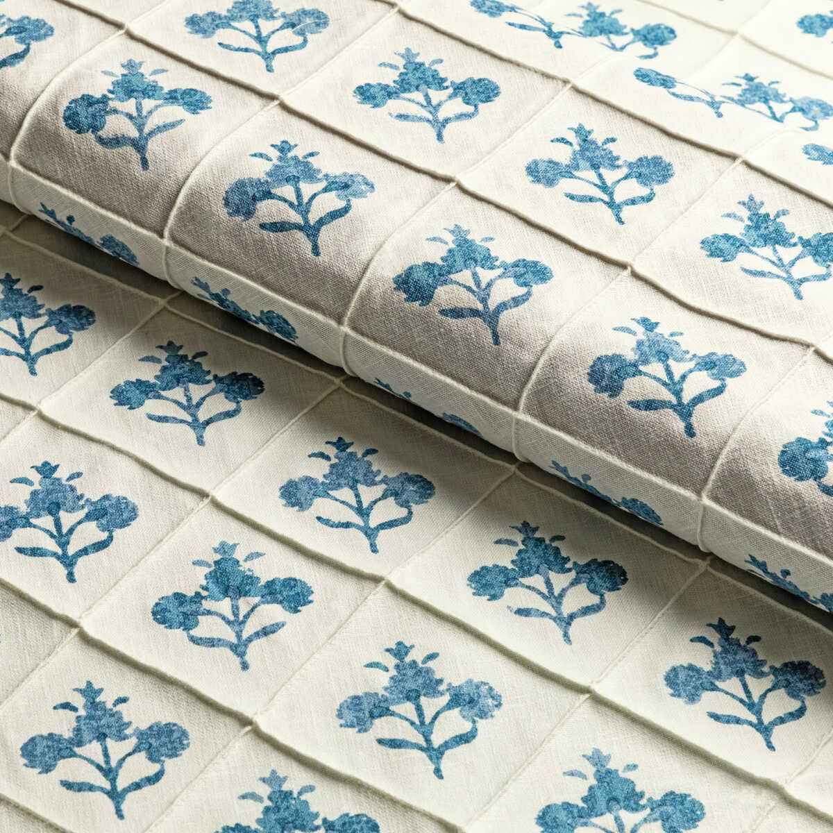 Rajaflower-50-Kravet-Basics-Fabric - KRAVET BASICS Fabric