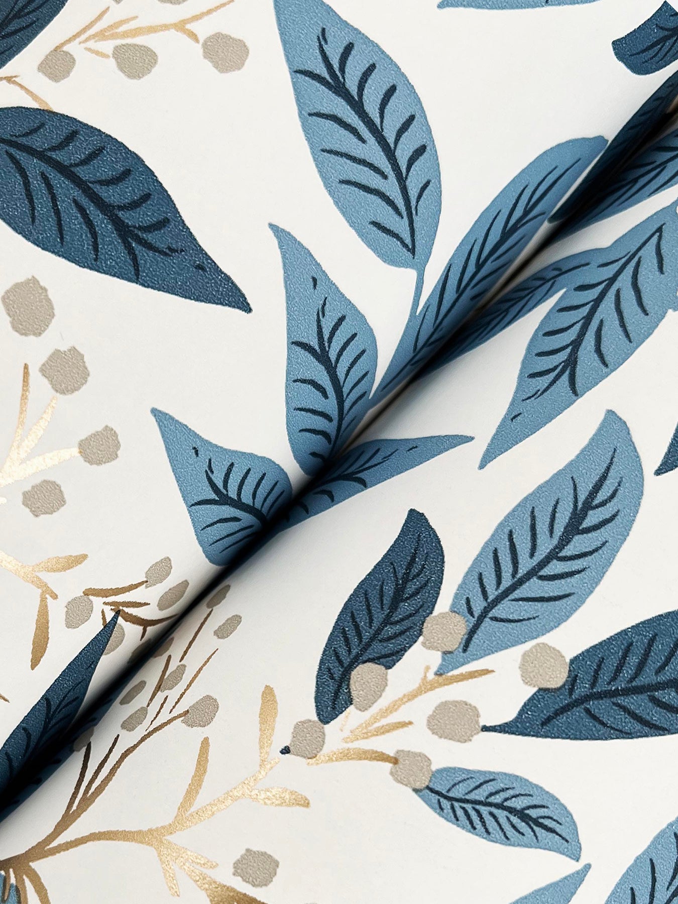 willowberry-wallpaper-blue-white-york-wallcoverings-rf7461