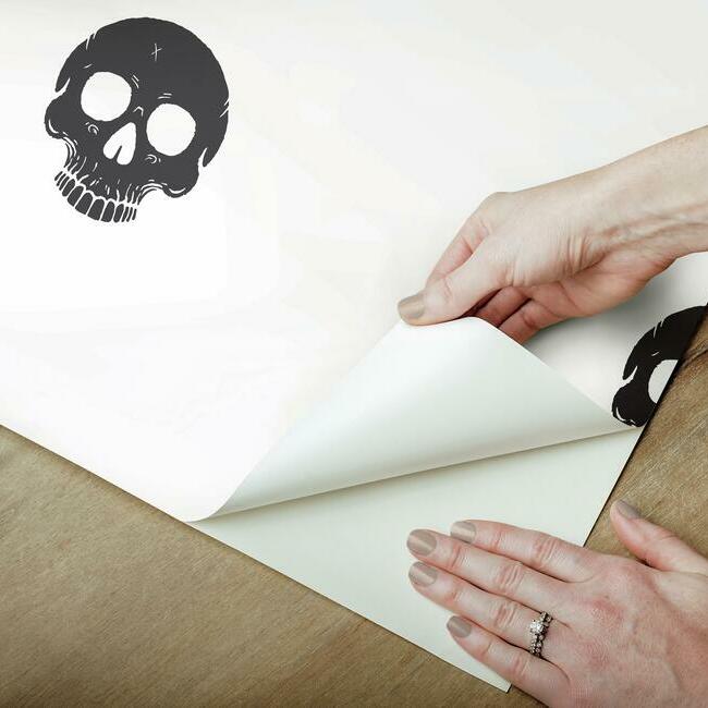 disney-cruella-glamour-skulls-peel-stick-wallpaper-black-york-wallcoverings-rmk12122rl