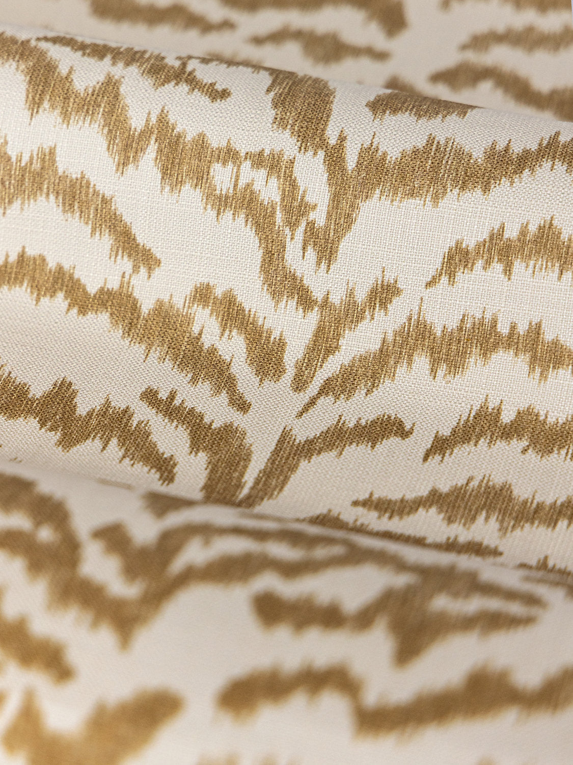 TIGRESS WALLCOVERING TIGER EYE SC WP88506 0005 by Scalamandre Wallcovering