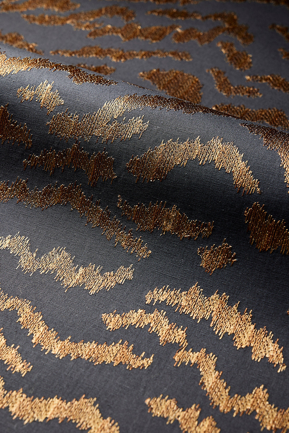 TIGRESS WALLCOVERING BRONZE ON BLACK SC WP88506 0006 by Scalamandre Wallcovering