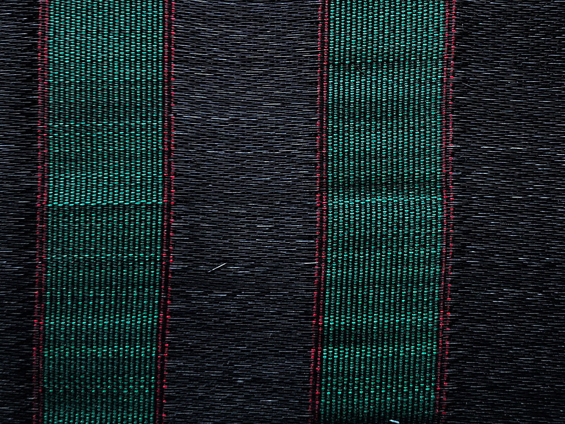 Diluvial Horsehair - Green / Black / Red