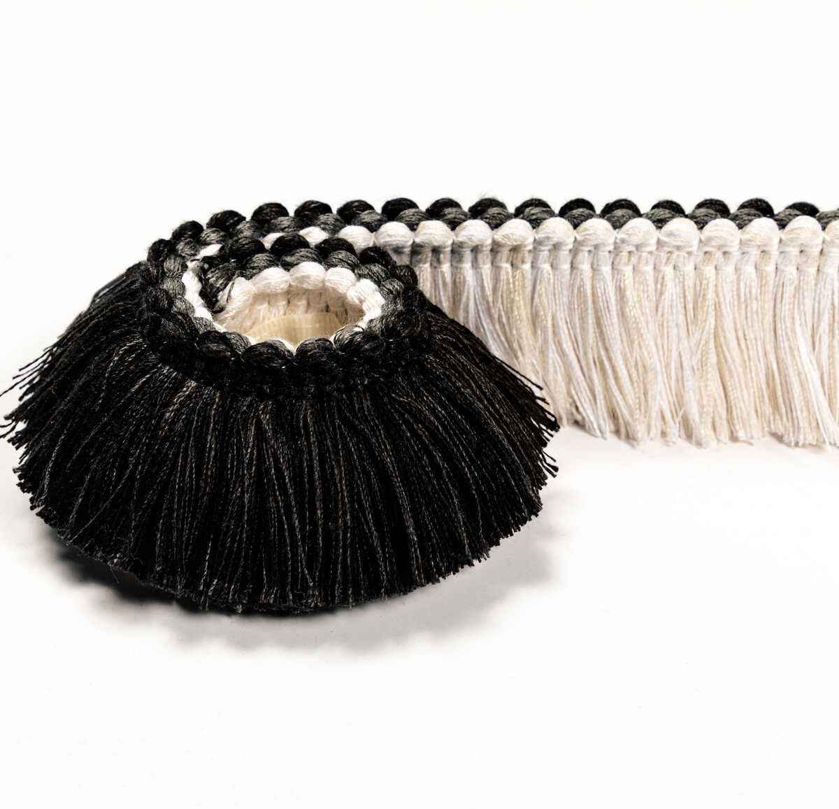 Sojourn-Fringe-Ivory-Noir-Kravet-Couture-Trim - KRAVET COUTURE Trim
